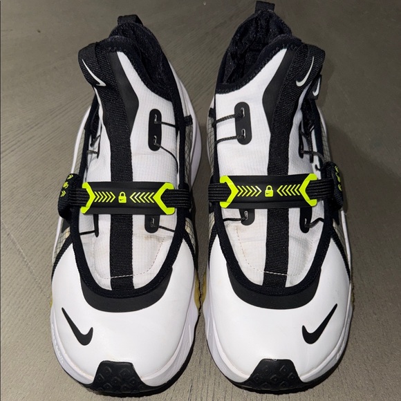 Nike Other - RARE Nike Air Zoom Traverse GS - FlyEase